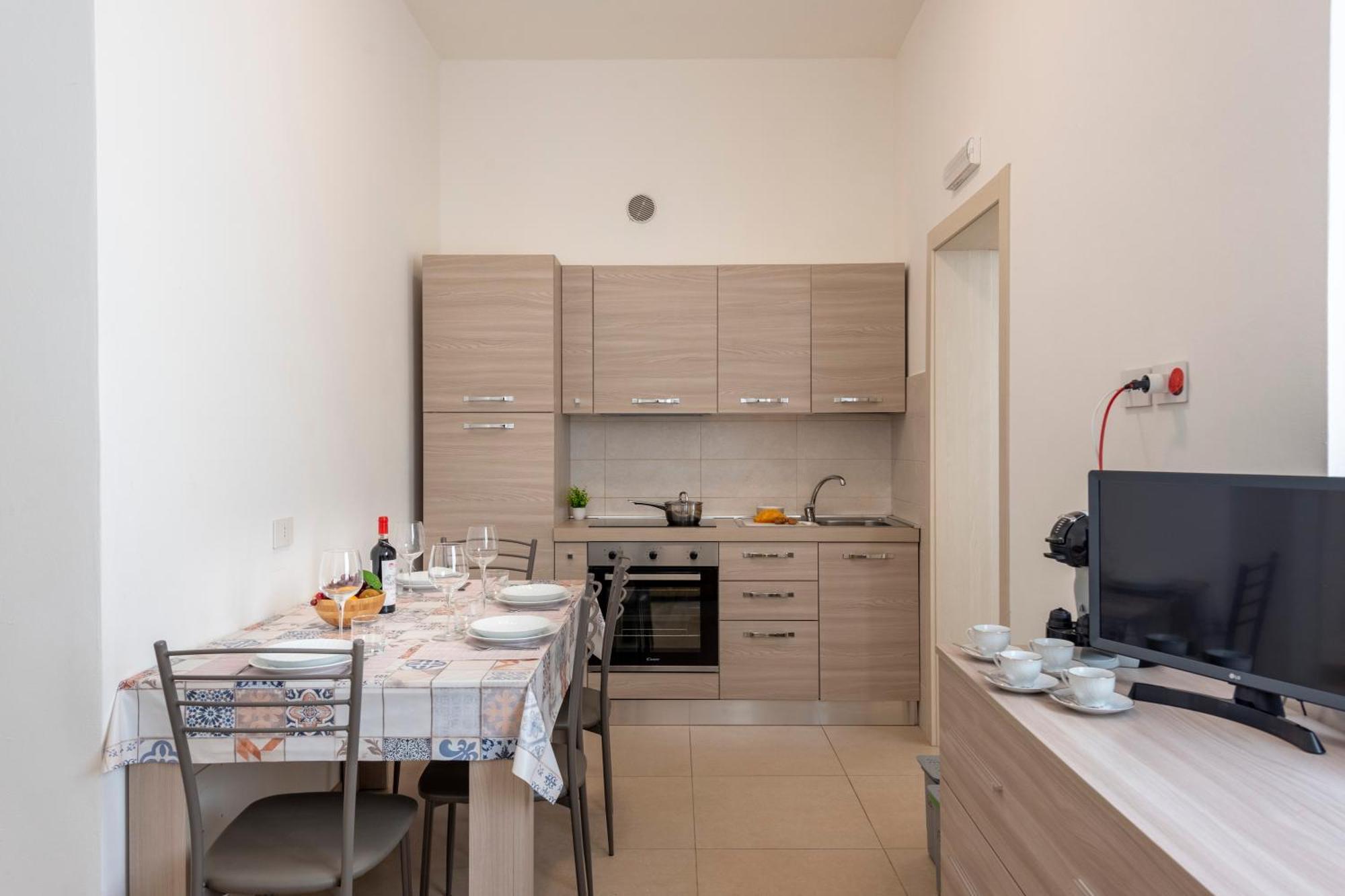 La Suite 2 Ondina Viareggio 200M From Sea - Happy Rentals Zewnętrze zdjęcie
