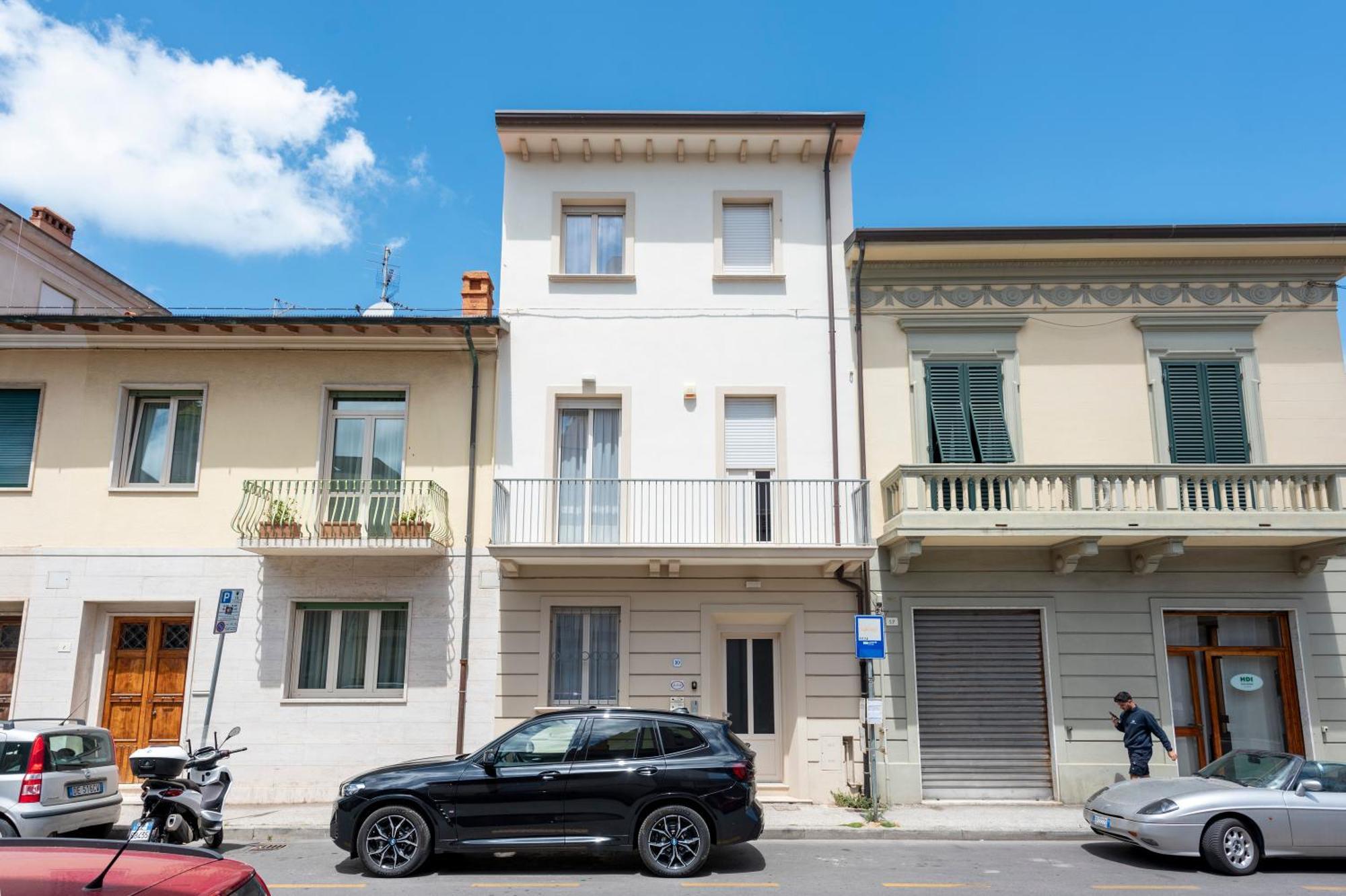 La Suite 2 Ondina Viareggio 200M From Sea - Happy Rentals Zewnętrze zdjęcie