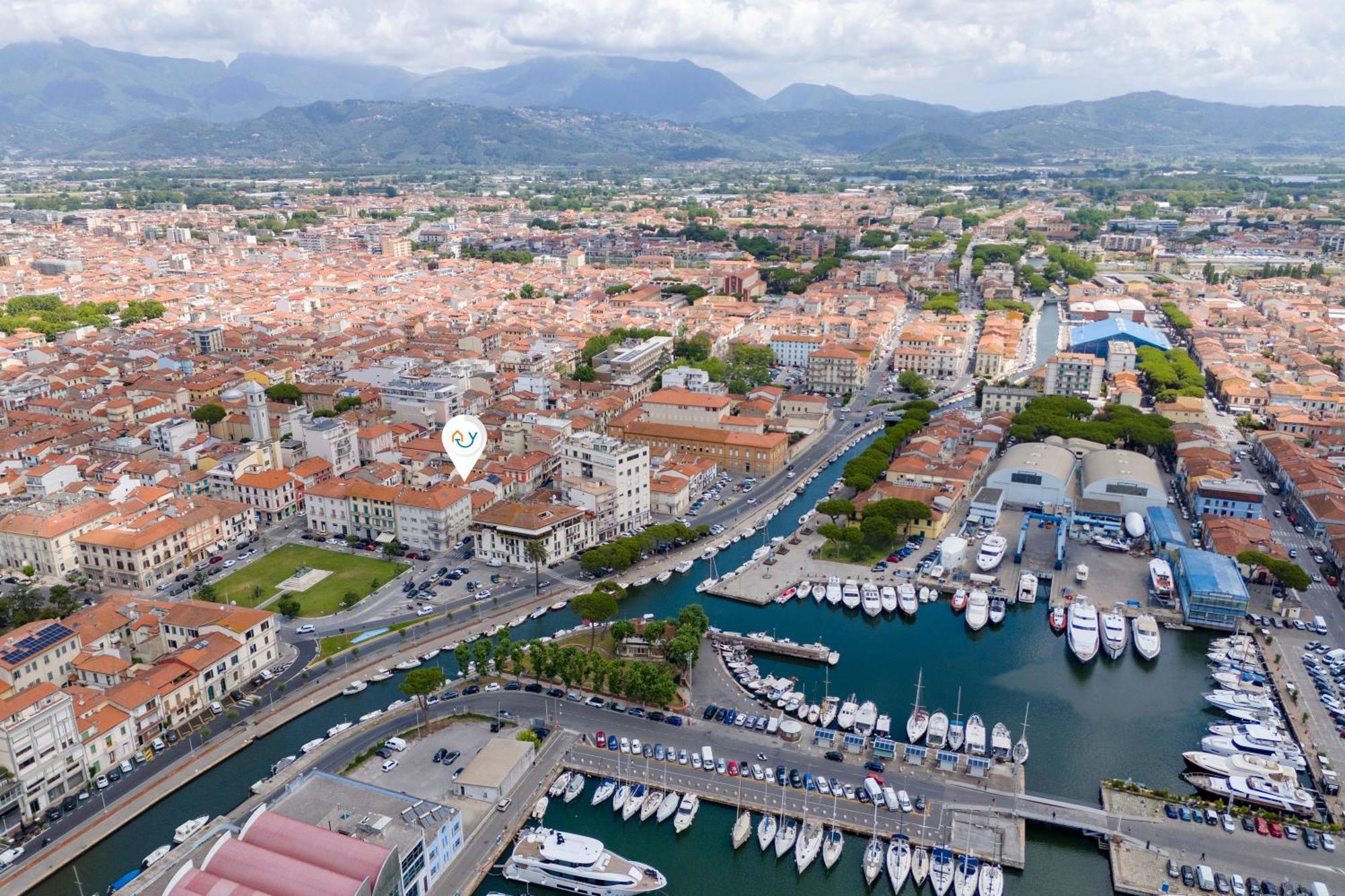La Suite 2 Ondina Viareggio 200M From Sea - Happy Rentals Zewnętrze zdjęcie
