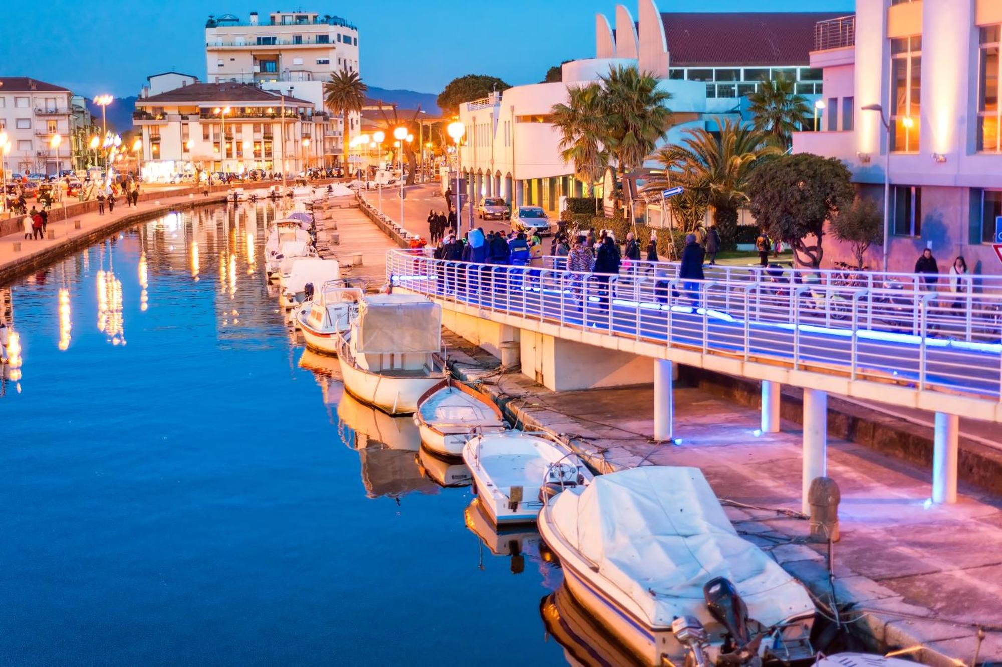 La Suite 2 Ondina Viareggio 200M From Sea - Happy Rentals Zewnętrze zdjęcie